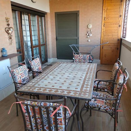 Casa Di Cesare Lejlighed Fiumicino Eksteriør billede
